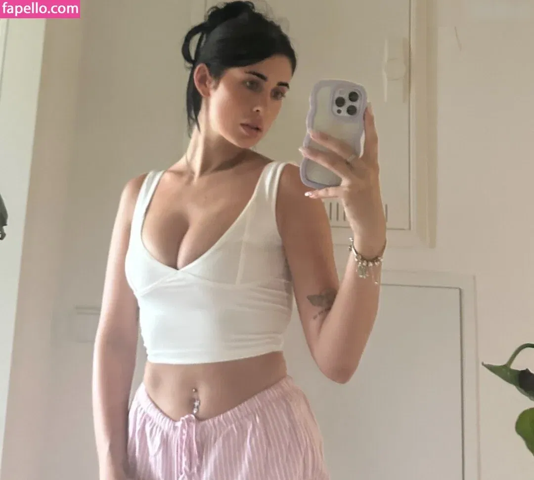 Kathiyessir Onlyfans Photo Gallery 