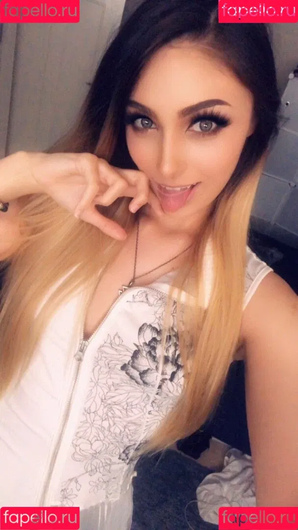 Vixence Onlyfans Photo Gallery 