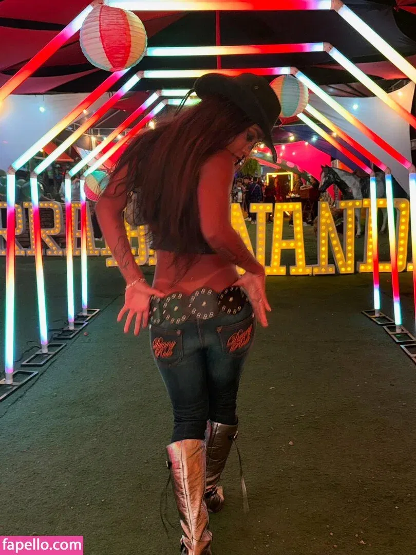 MC Rebecca Onlyfans Photo Gallery 