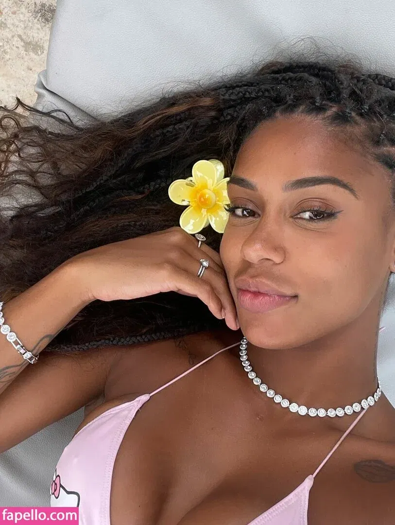 MC Rebecca Onlyfans Photo Gallery 