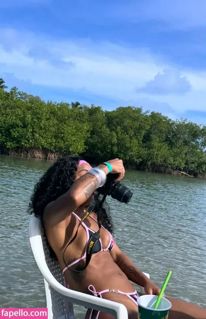 MC Rebecca Onlyfans Photo Gallery 