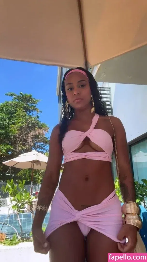 MC Rebecca Onlyfans Photo Gallery 