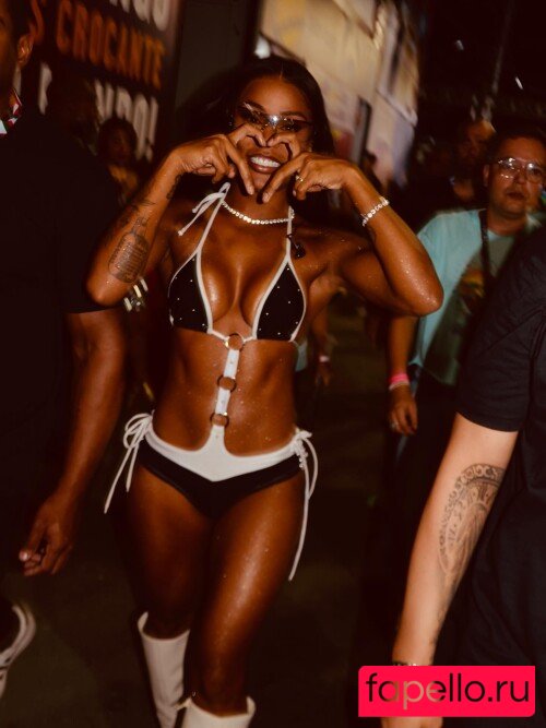 MC Rebecca Nude Onlyfans Photo 45