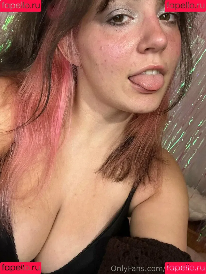 zoeybenzz Onlyfans Photo Gallery 