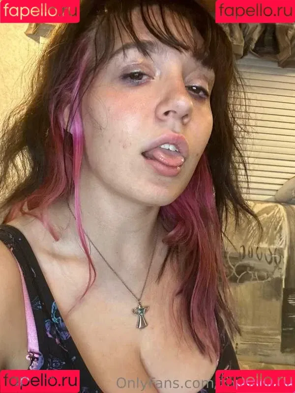 zoeybenzz Onlyfans Photo Gallery 