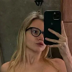 Zovimenyaannie Onlyfans Photo Gallery 