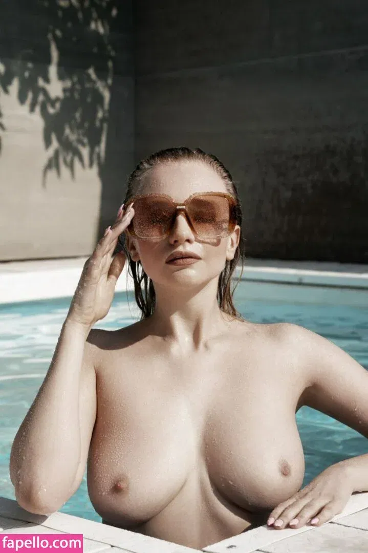 Zovimenyaannie Onlyfans Photo Gallery 