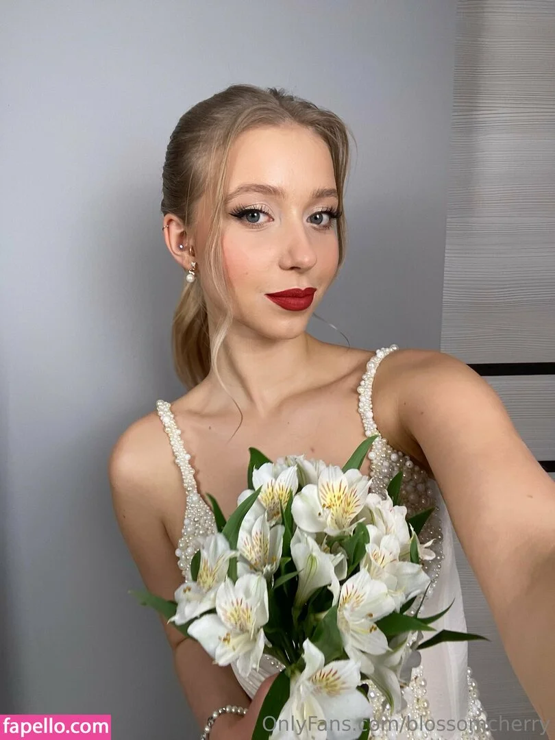 Cherry / blossomcherry / Lilly Onlyfans Photo Gallery 