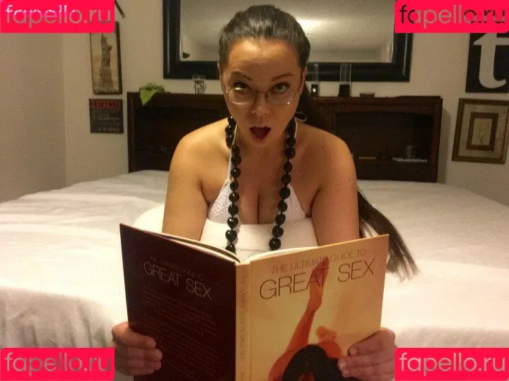 Molly Songbird Onlyfans Photo Gallery 