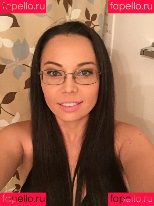 Molly Songbird Onlyfans Photo Gallery 