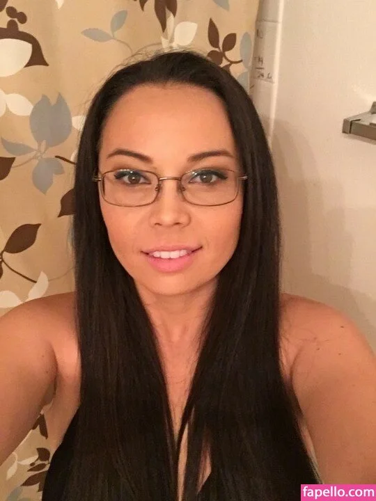 Molly Songbird Onlyfans Photo Gallery 