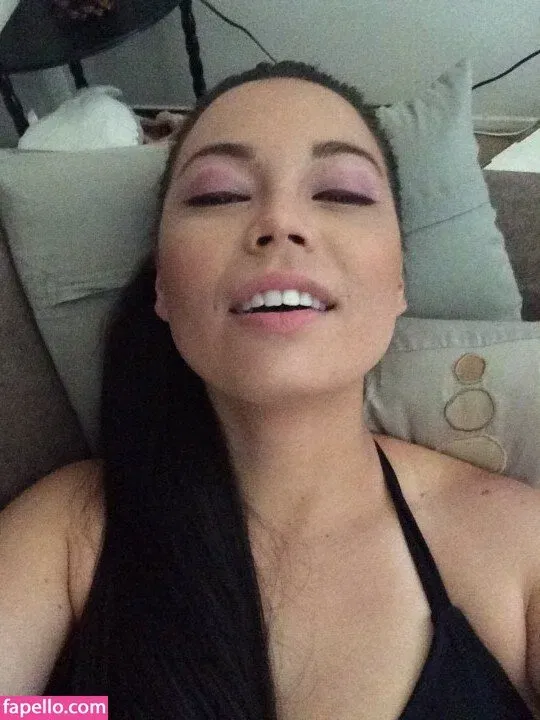 Molly Songbird Onlyfans Photo Gallery 