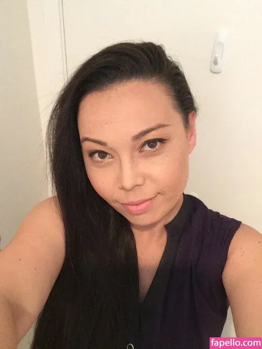 Molly Songbird Onlyfans Photo Gallery 