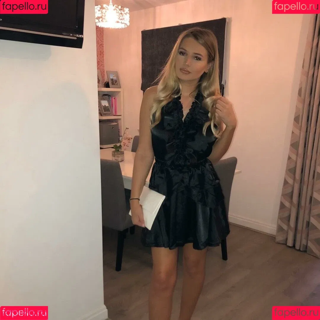 Molly Stirk Onlyfans Photo Gallery 