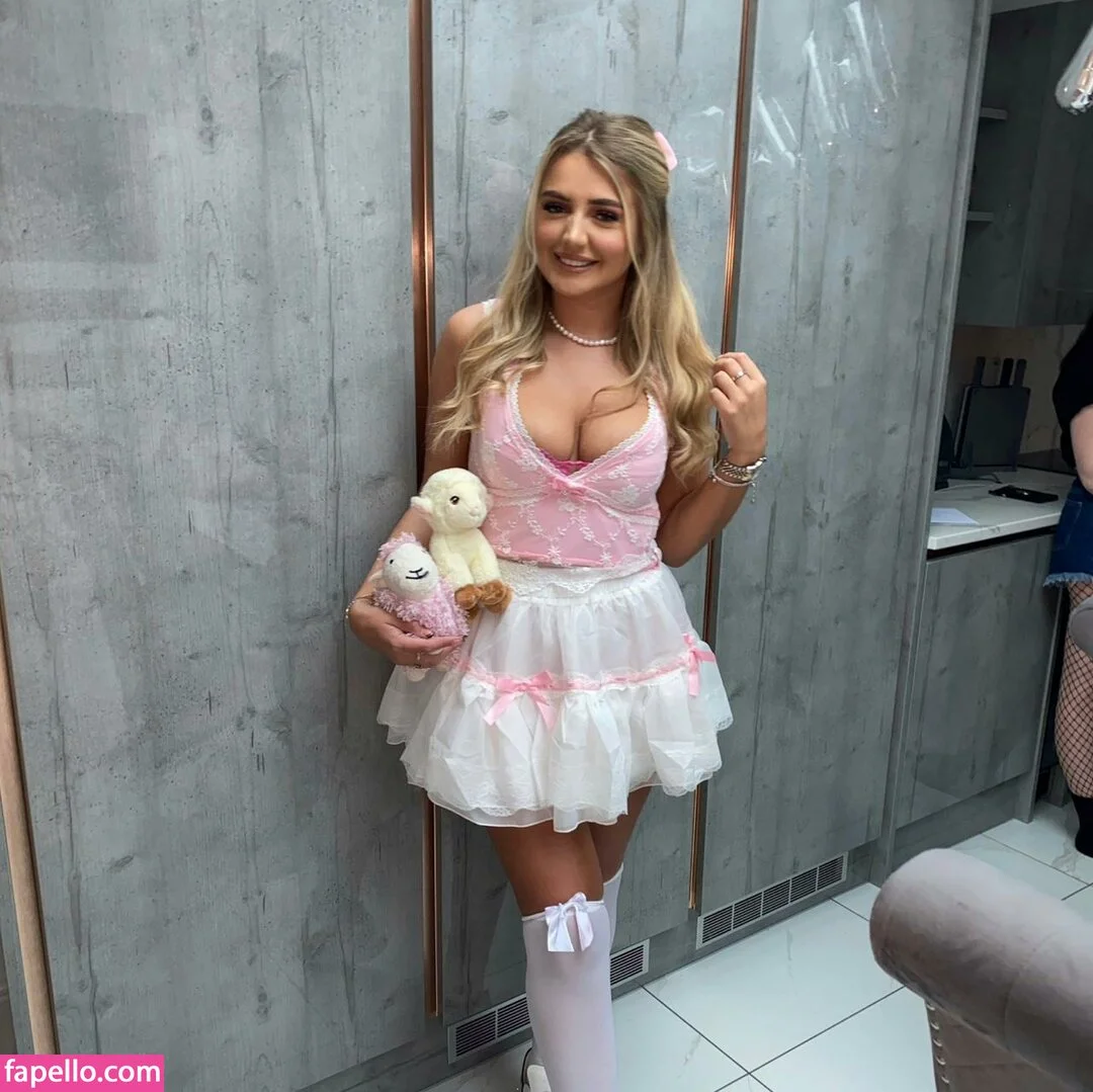 Molly Stirk Onlyfans Photo Gallery 