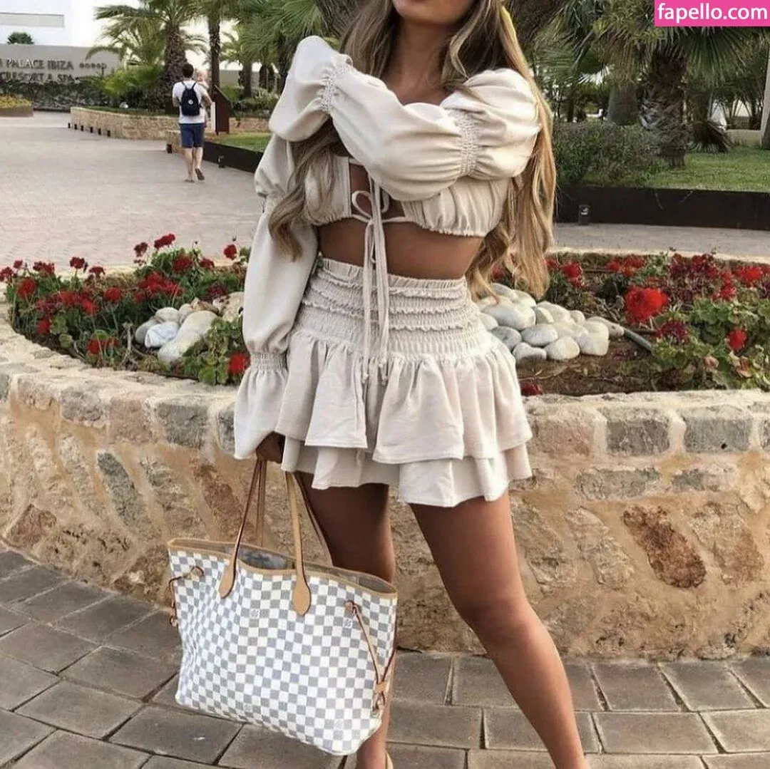 Molly Stirk Onlyfans Photo Gallery 