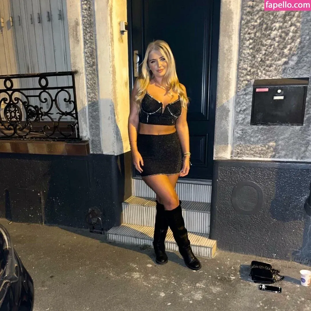 Molly Stirk Onlyfans Photo Gallery 