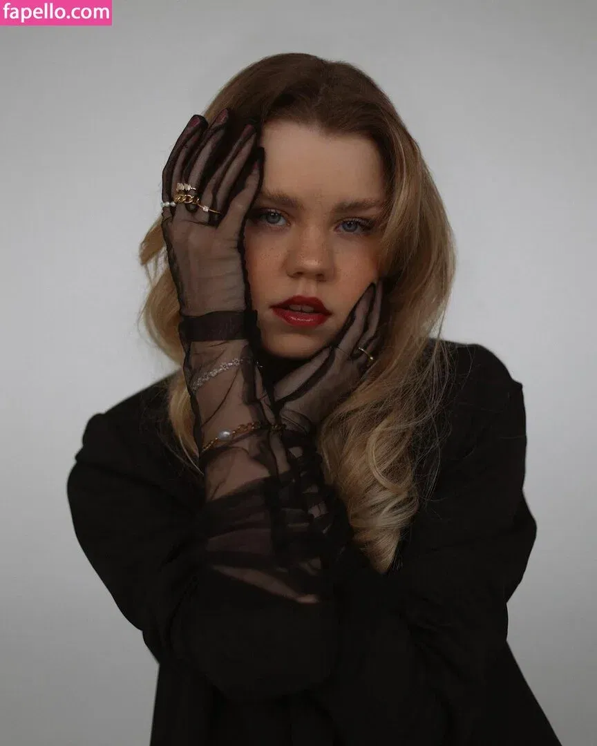 Lea Pietsch Onlyfans Photo Gallery 