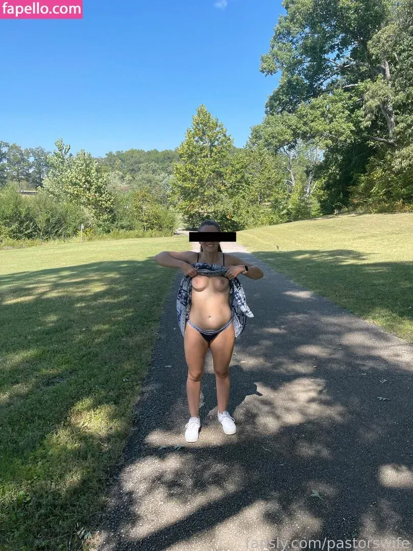 Pastorswife Onlyfans Photo Gallery 