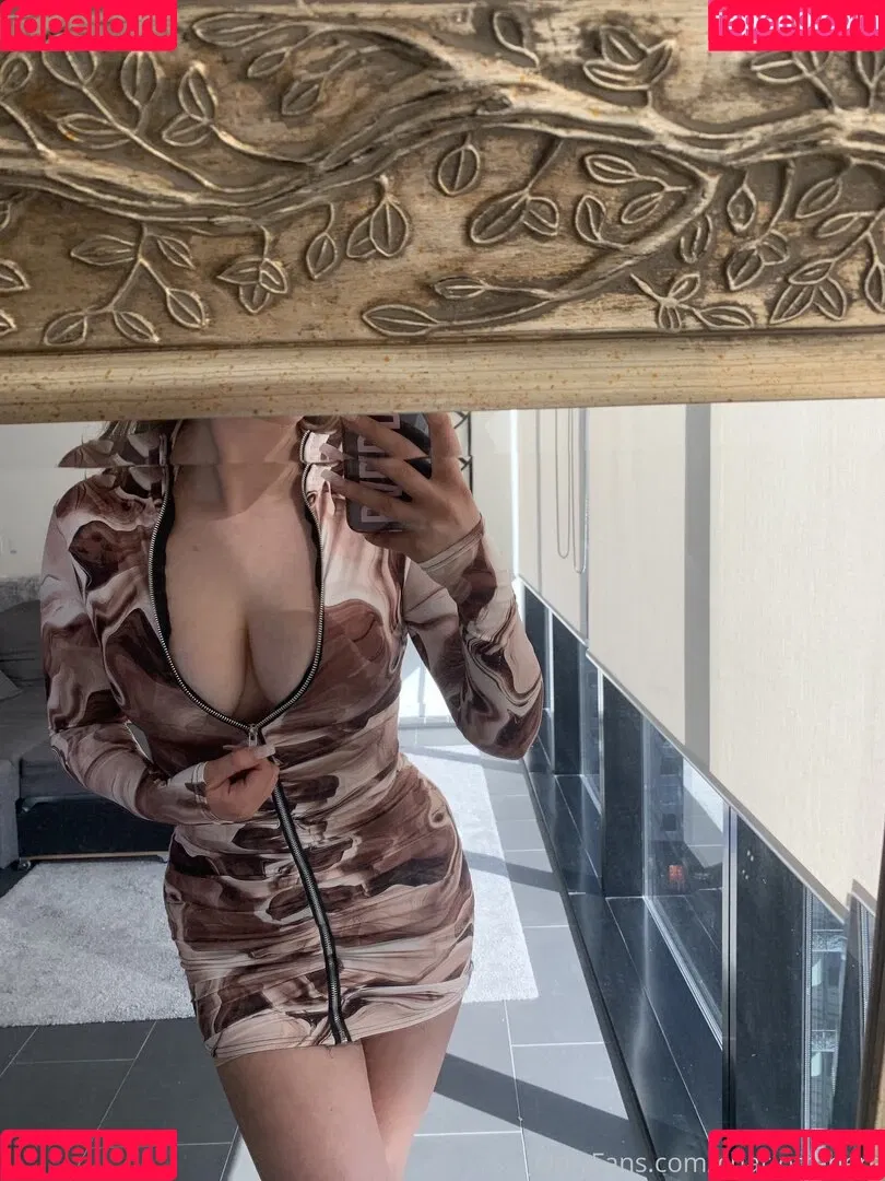 Charlottehere Onlyfans Photo Gallery 