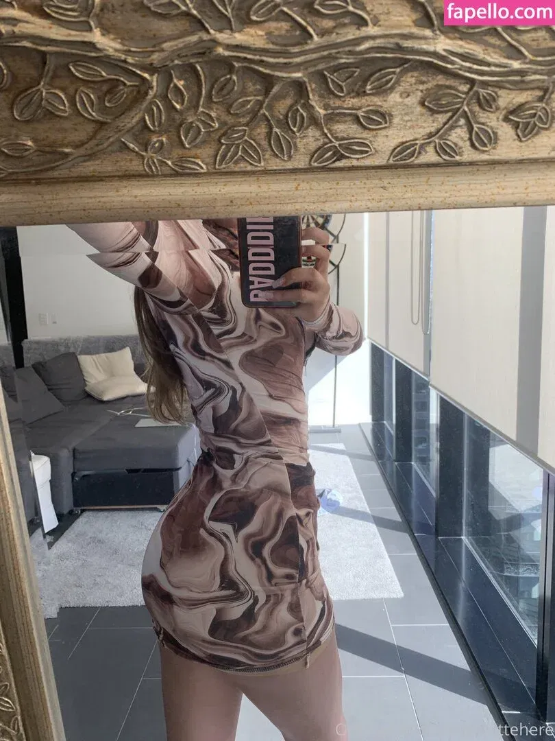 Charlottehere Onlyfans Photo Gallery 