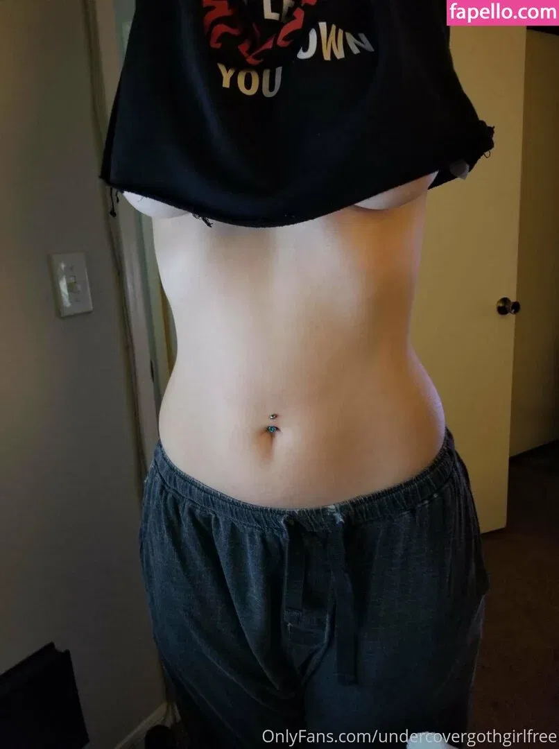 undercovergothgirlfree Onlyfans Photo Gallery 