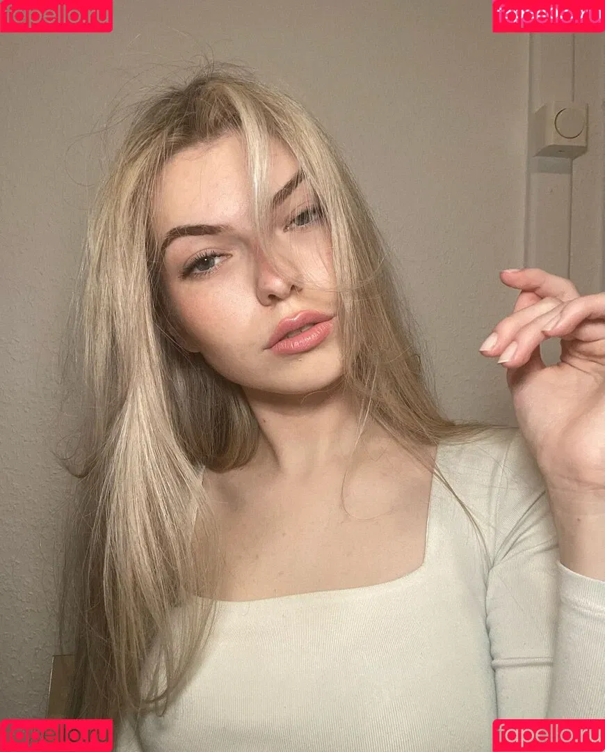 Katherine Markov Onlyfans Photo Gallery 