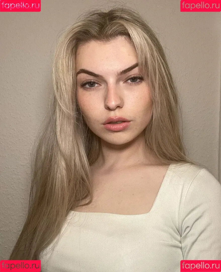 Katherine Markov Onlyfans Photo Gallery 