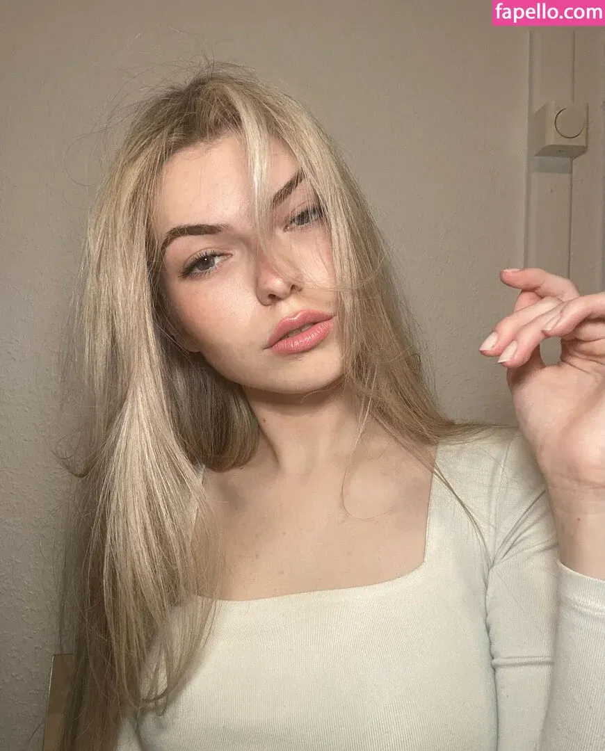 Katherine Markov Onlyfans Photo Gallery 