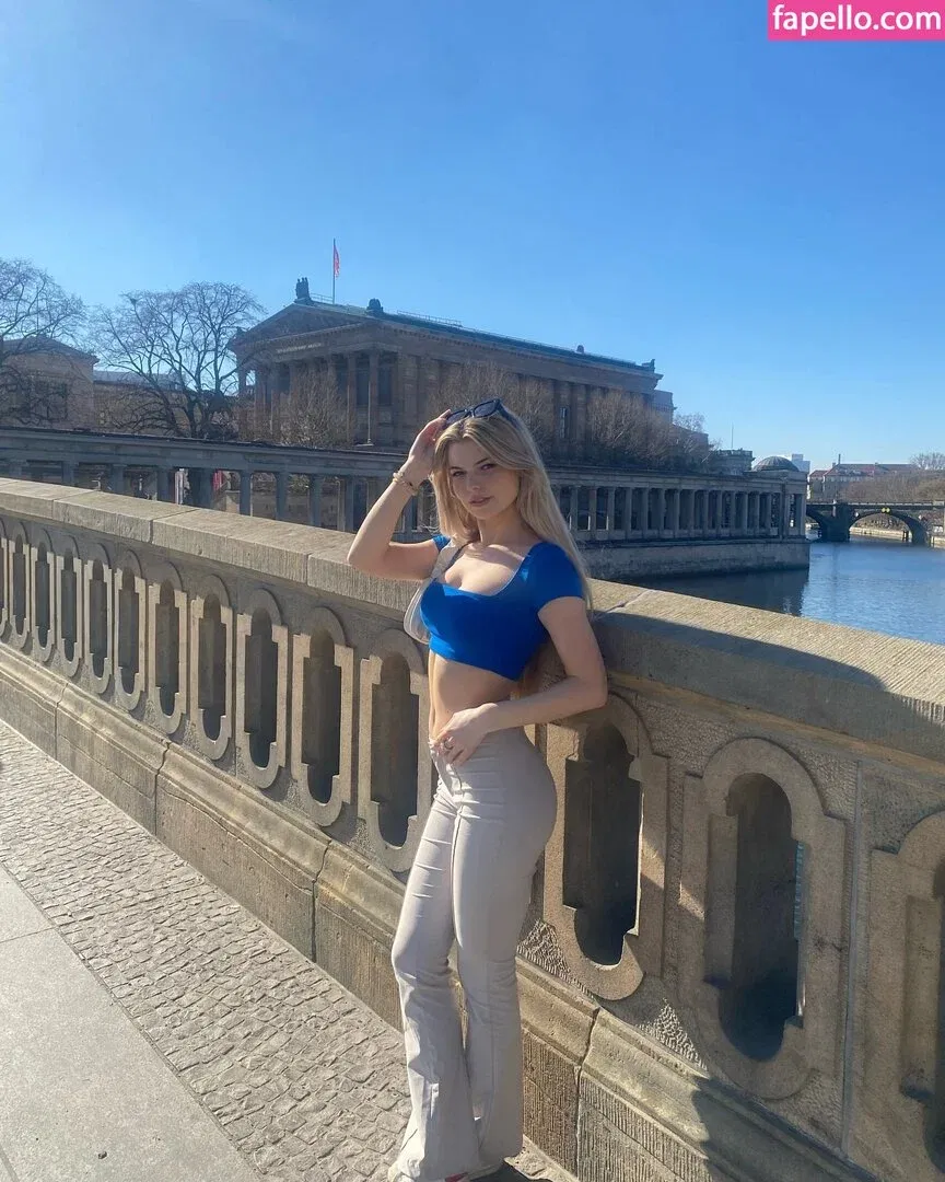 Katherine Markov Onlyfans Photo Gallery 