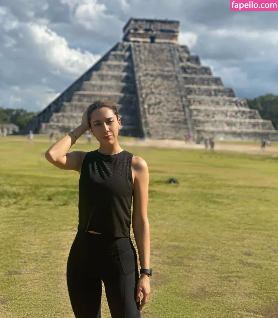 Leslie Carolina Onlyfans Photo Gallery 