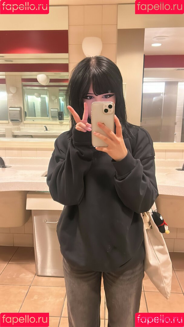 okneesuh Onlyfans Photo Gallery 