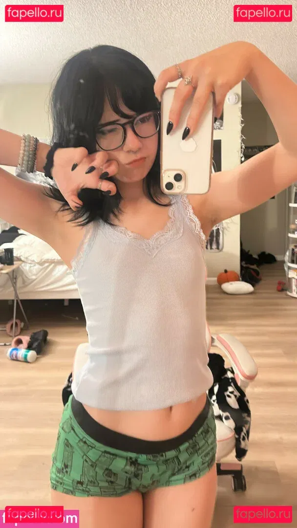 okneesuh Onlyfans Photo Gallery 