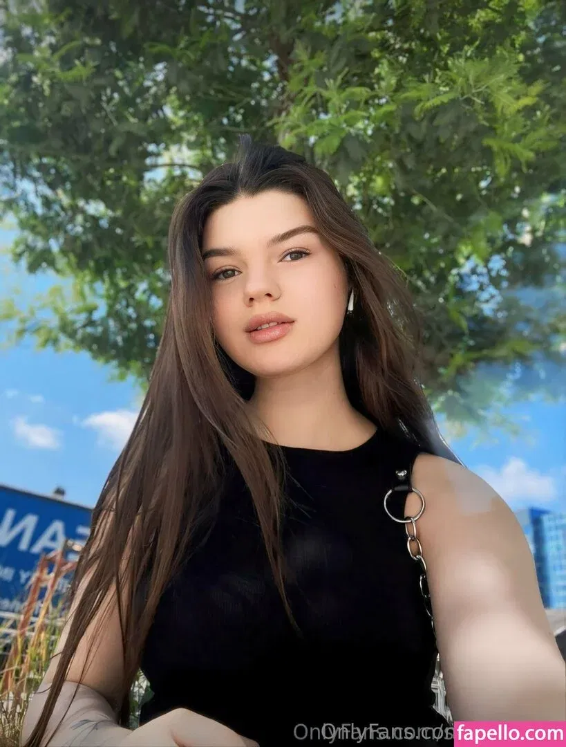 little_lilly Onlyfans Photo Gallery 