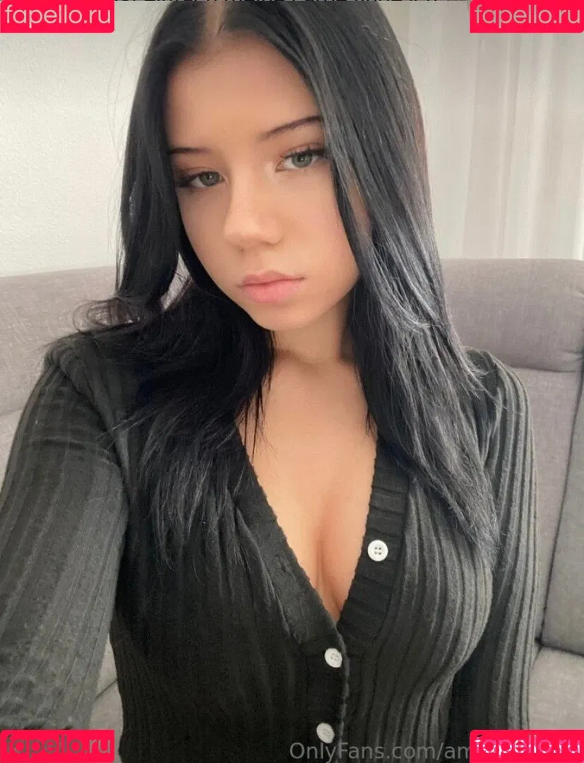 Amelie.2006 Onlyfans Photo Gallery 