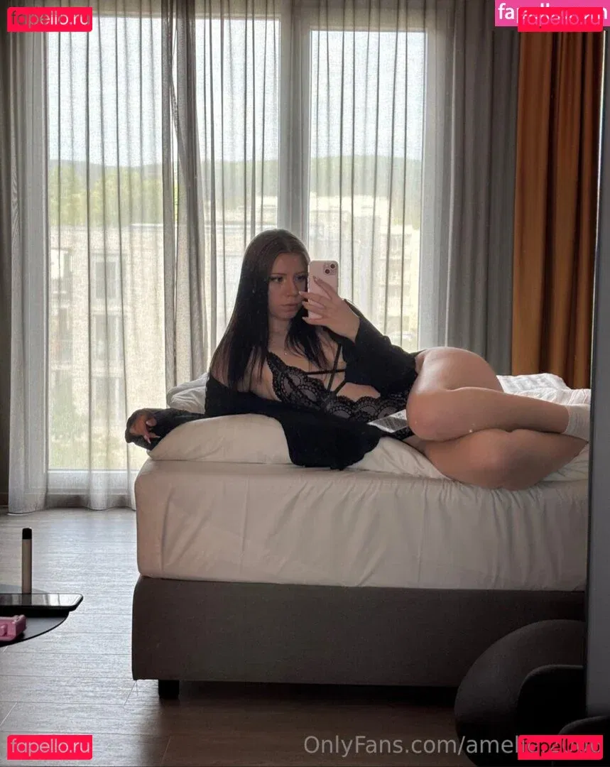 Amelie.2006 Onlyfans Photo Gallery 