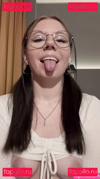 Amelie.2006 Onlyfans Photo Gallery 