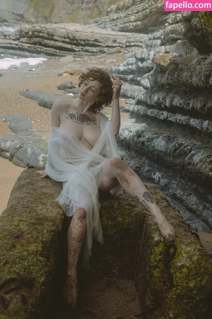 Sathira Onlyfans Photo Gallery 