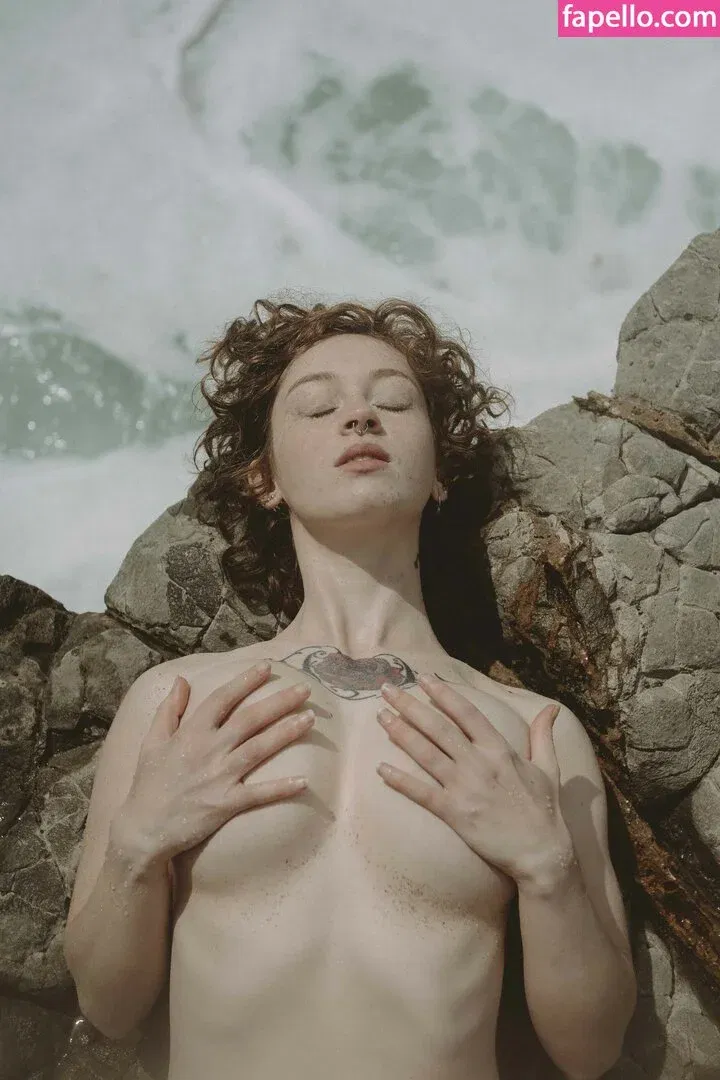 Sathira Onlyfans Photo Gallery 