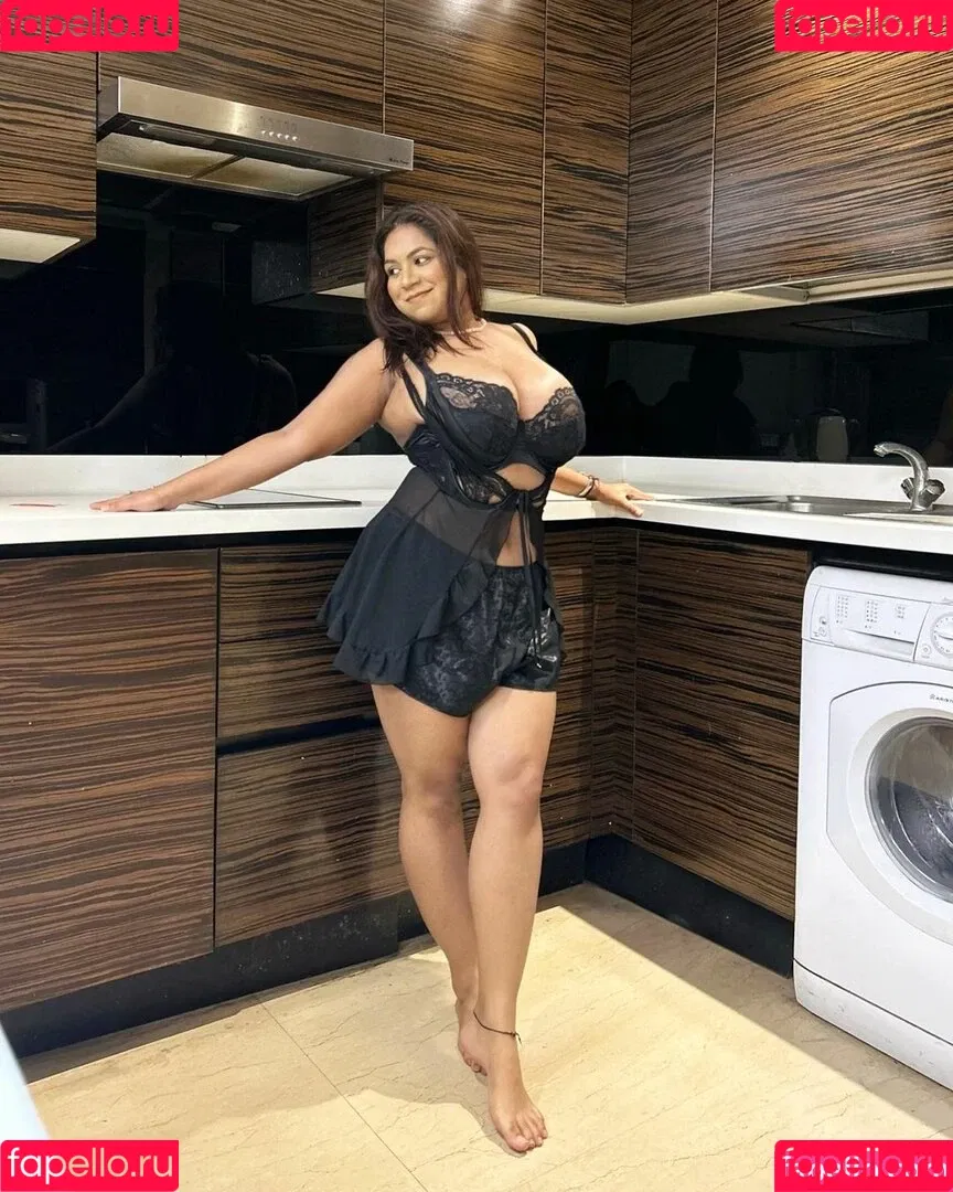 Charu S Onlyfans Photo Gallery 