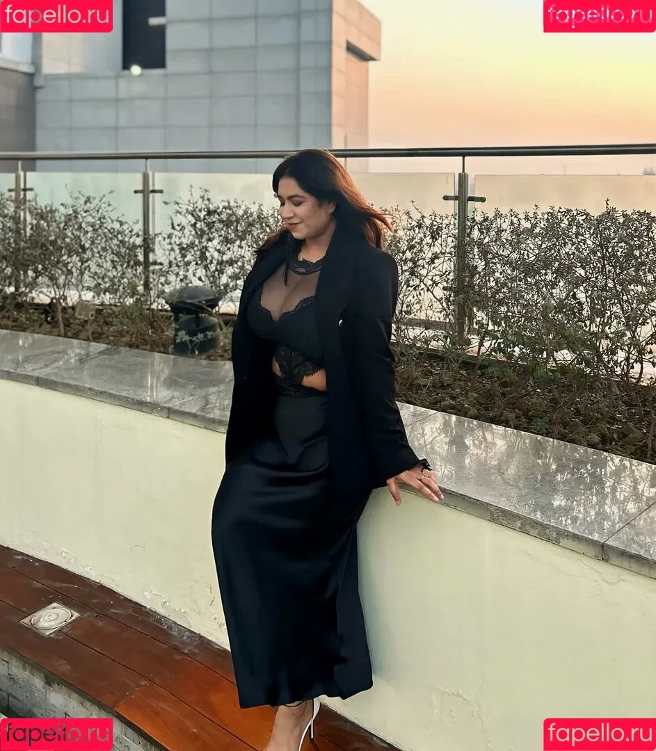 Charu S Onlyfans Photo Gallery 
