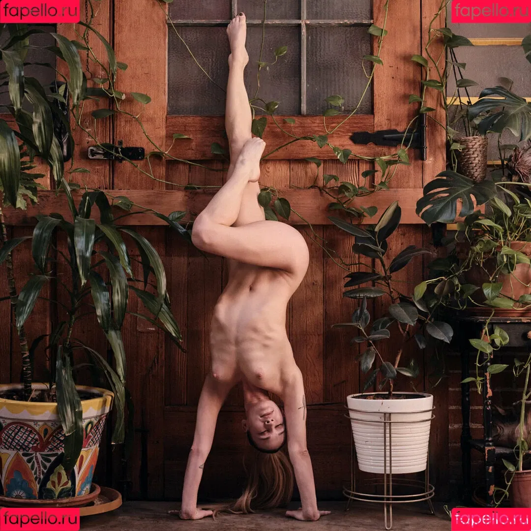 TrueNakedYoga Onlyfans Photo Gallery 