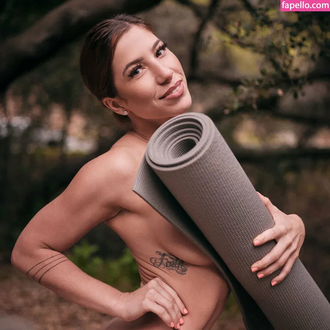 TrueNakedYoga Onlyfans Photo Gallery 