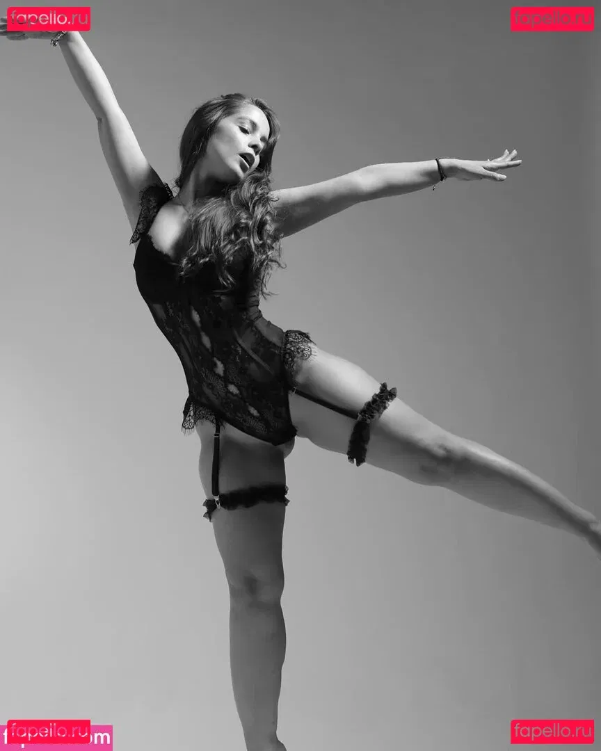 anac_gtz // art.romi Onlyfans Photo Gallery 