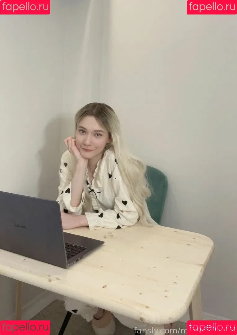 miraonlymira Onlyfans Photo Gallery 