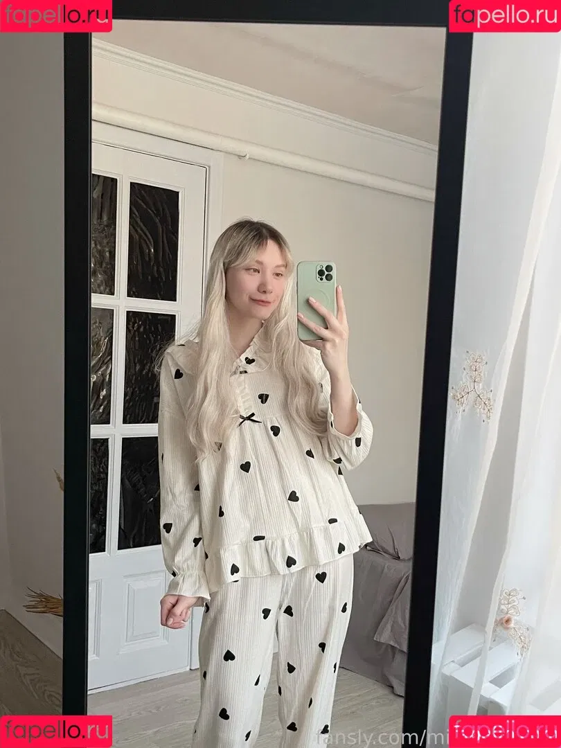 miraonlymira Onlyfans Photo Gallery 