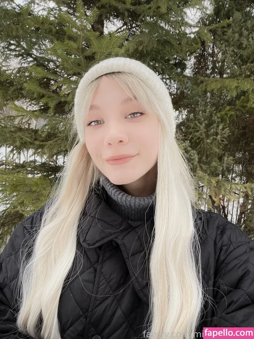 miraonlymira Onlyfans Photo Gallery 