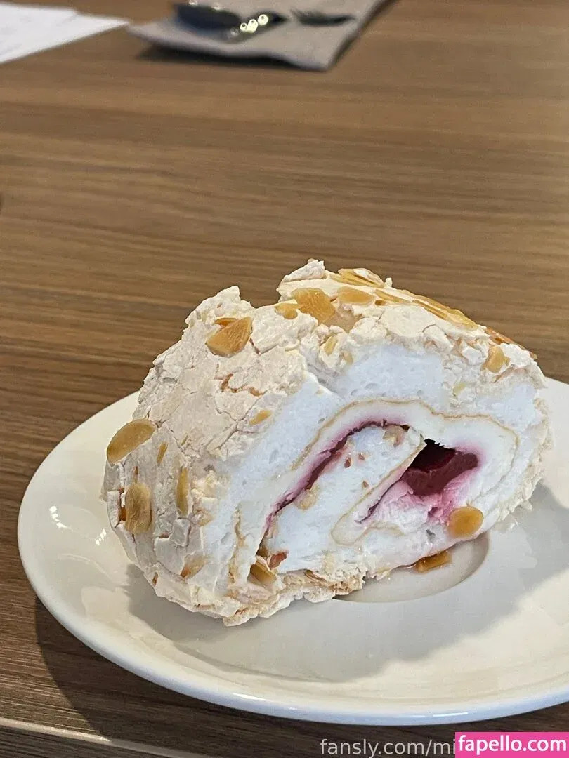 miraonlymira Onlyfans Photo Gallery 