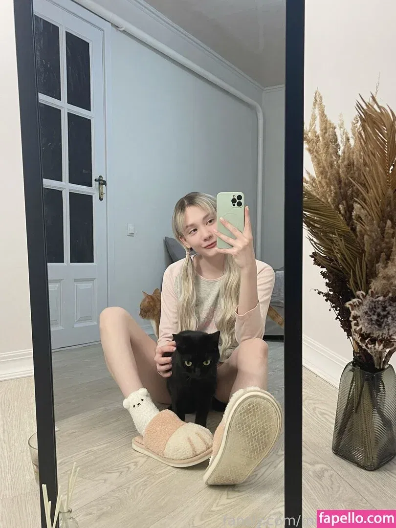 miraonlymira Onlyfans Photo Gallery 