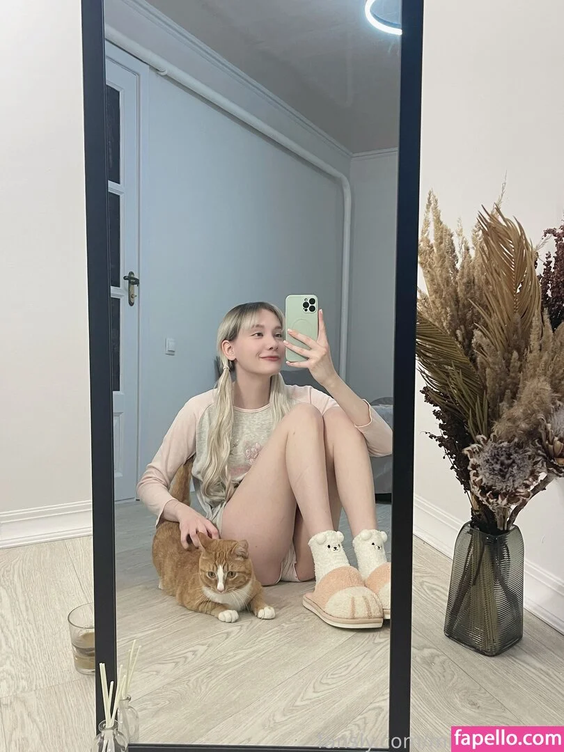 miraonlymira Onlyfans Photo Gallery 